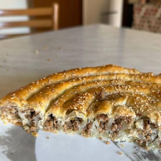 Borek turco con carne tritata piatto tipico 