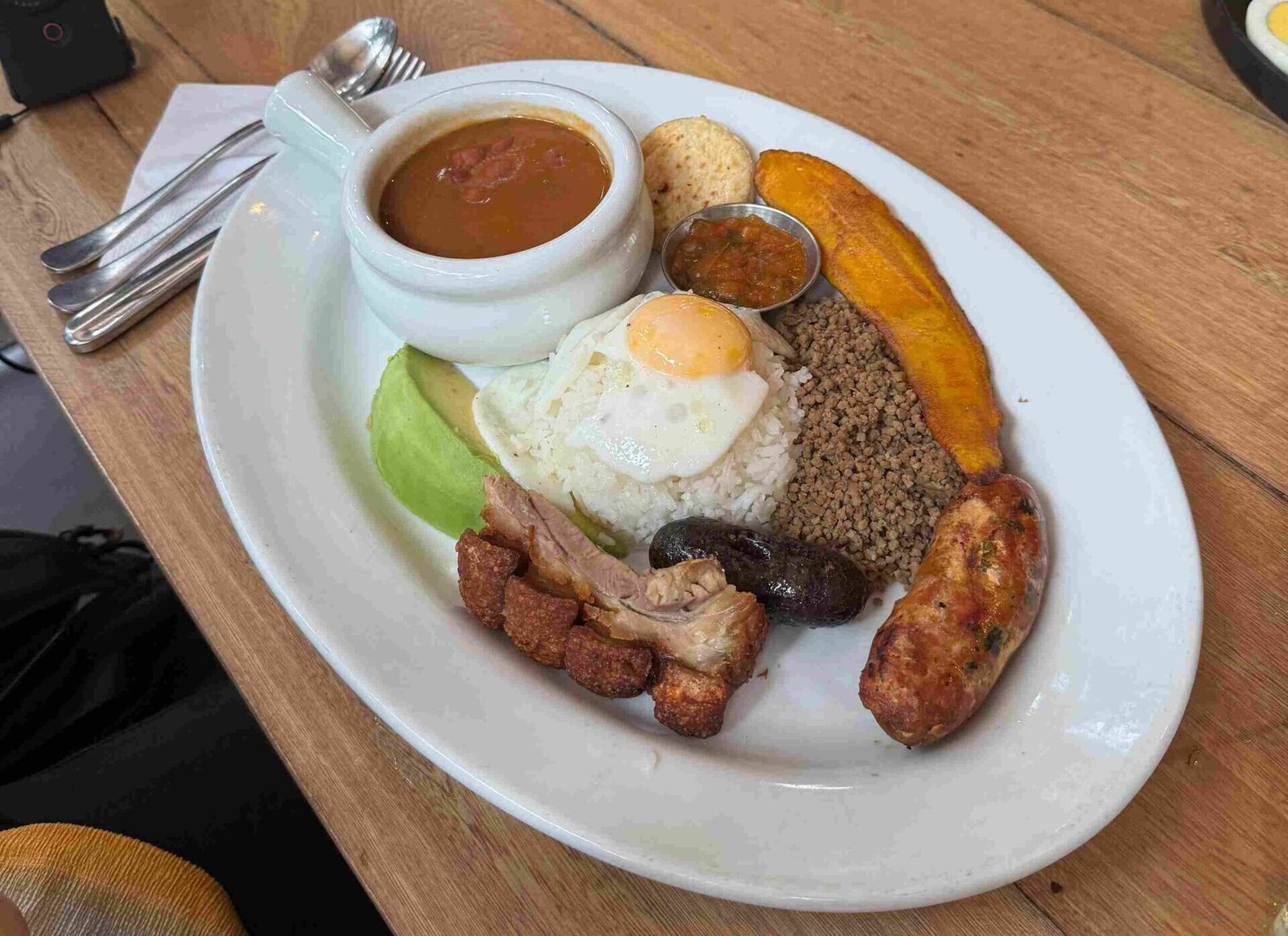Piatti tipici colombiani - bandeja paisa